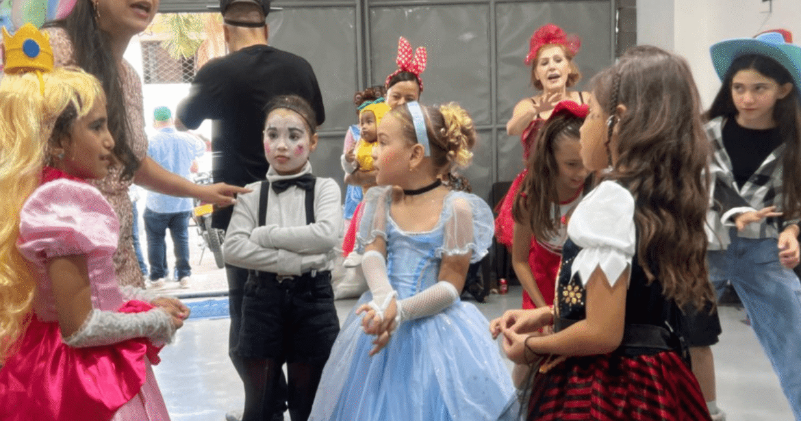 halloween_happy_market-min